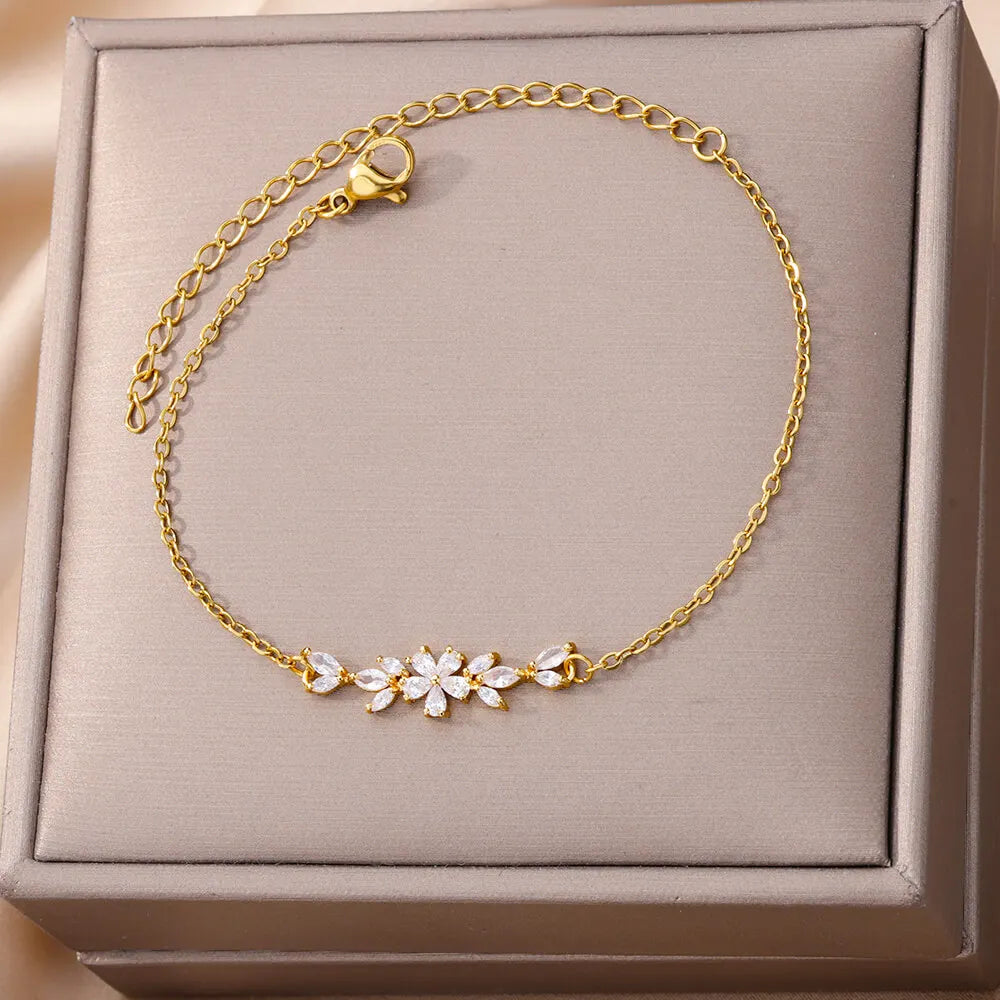 Elegante pulsera de flores de circonia para mujeres y niñas