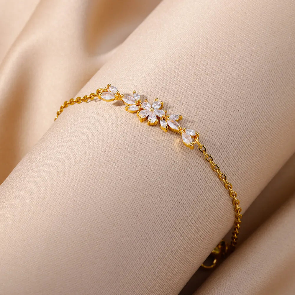 Elegante pulsera de flores de circonia para mujeres y niñas