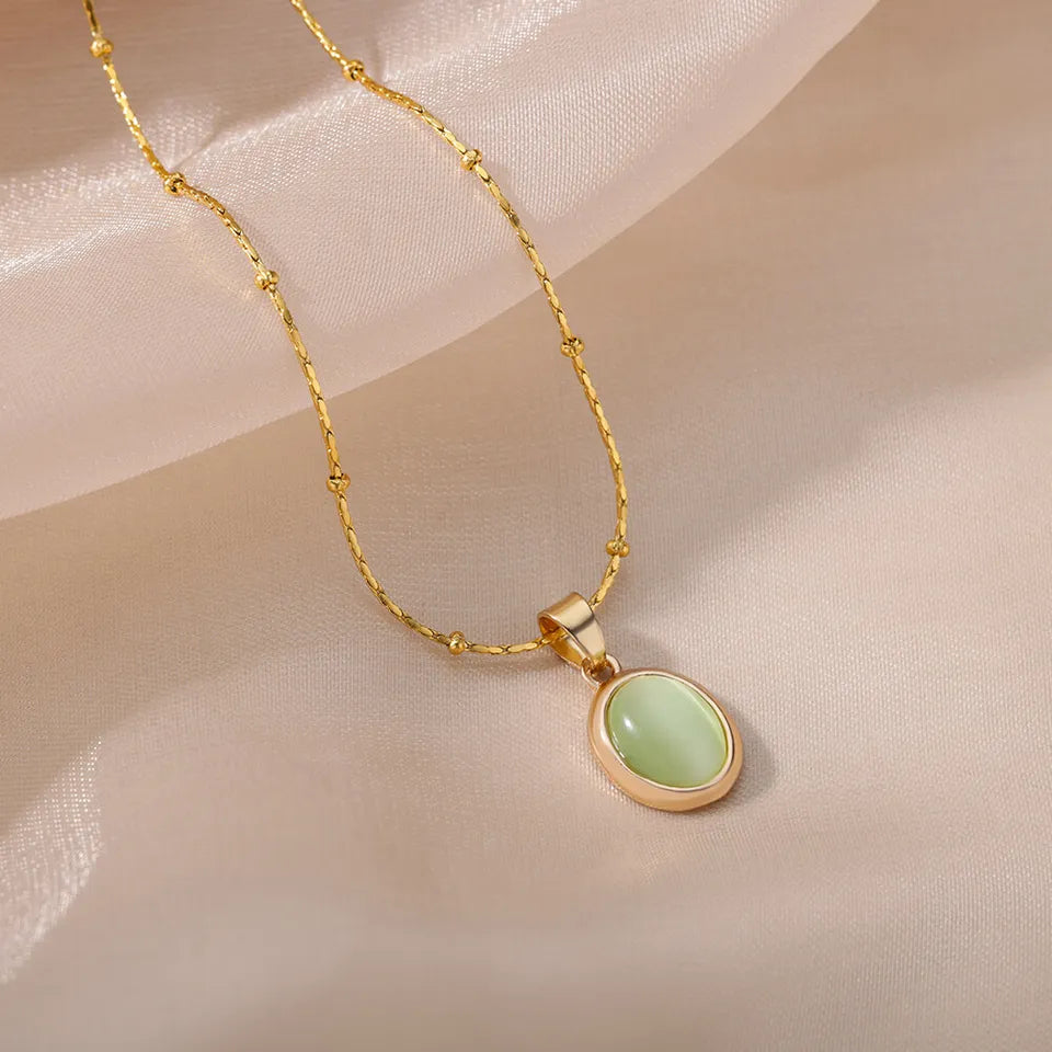 Elegante cadena dorada o plateada con dije a elegir con circonias para dama y caballero