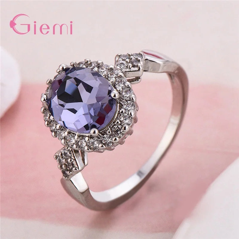 Elegante anillo de compromiso de plata 925