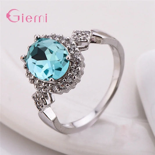 Elegante anillo de compromiso de plata 925
