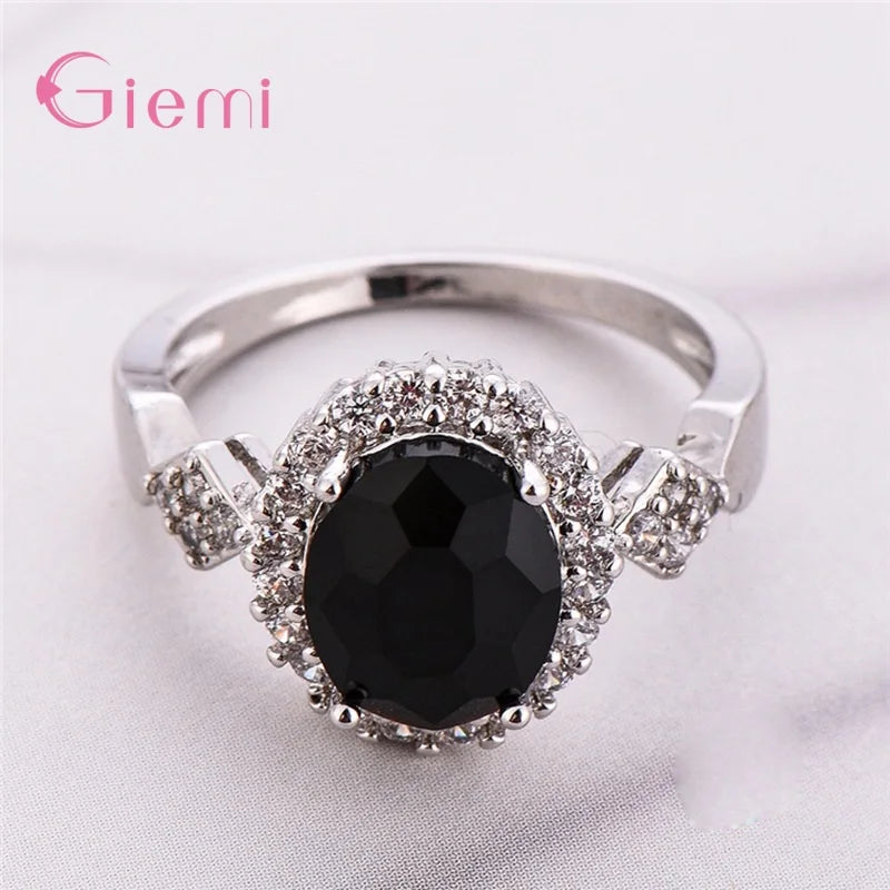 Elegante anillo de compromiso de plata 925