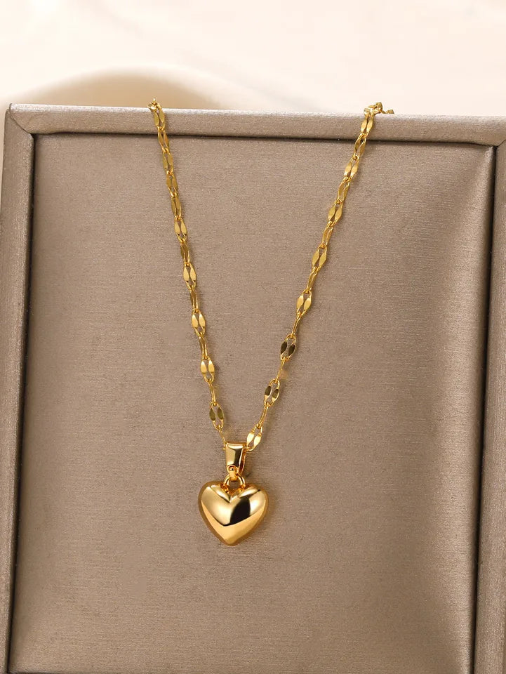 Cadena dorada moderna con colgante de corazón, mariposa, cruz y más en acero inoxidable en diferentes hermosos diseños para dama
