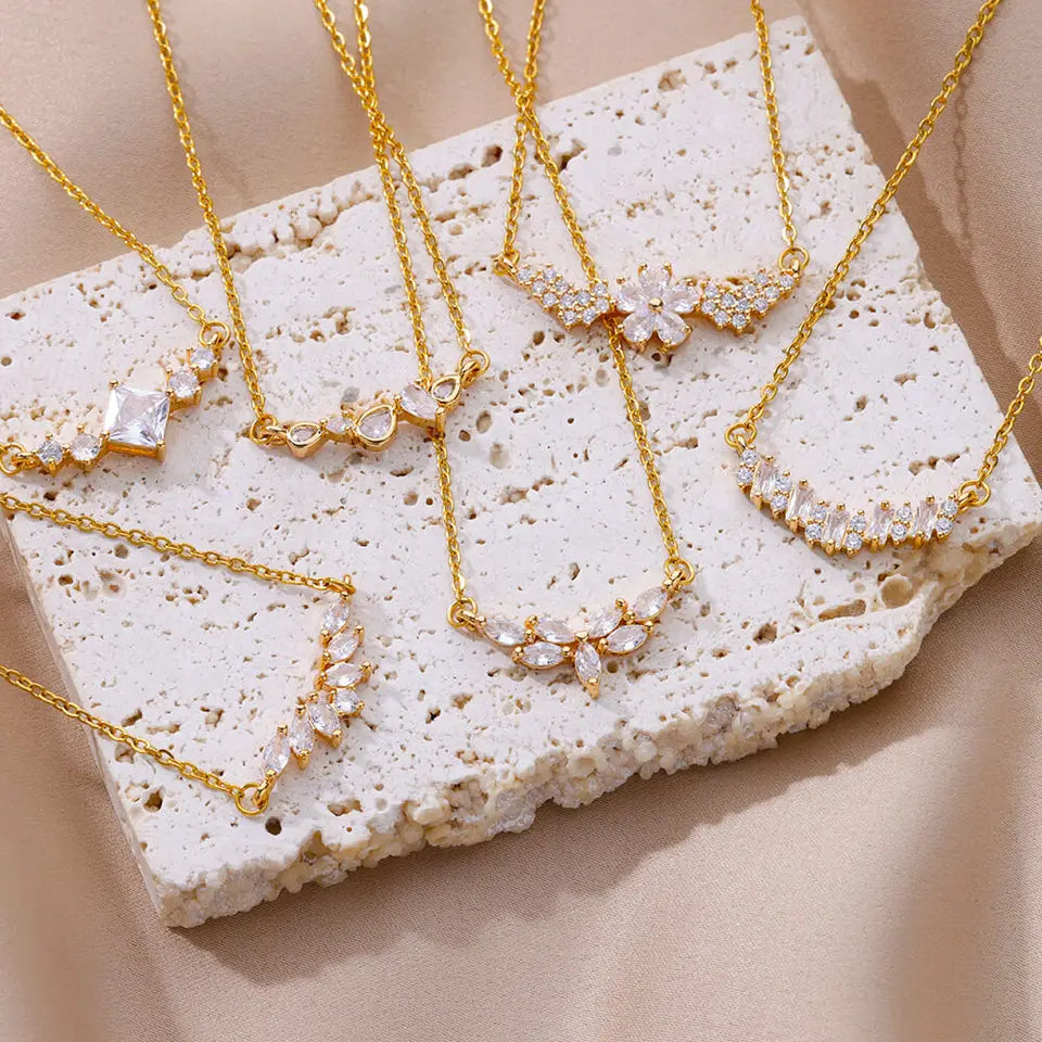 Collar de lujo con colgante de flor de circonia para mujer