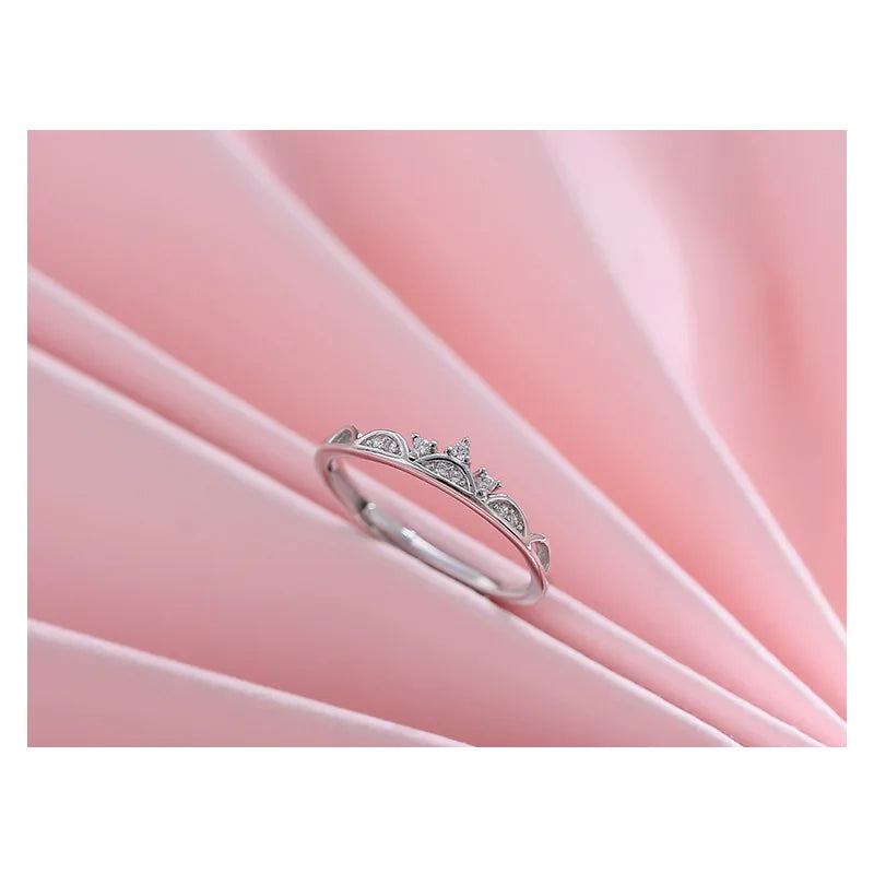 Anillo abierto brillante con corona de plata para mujer