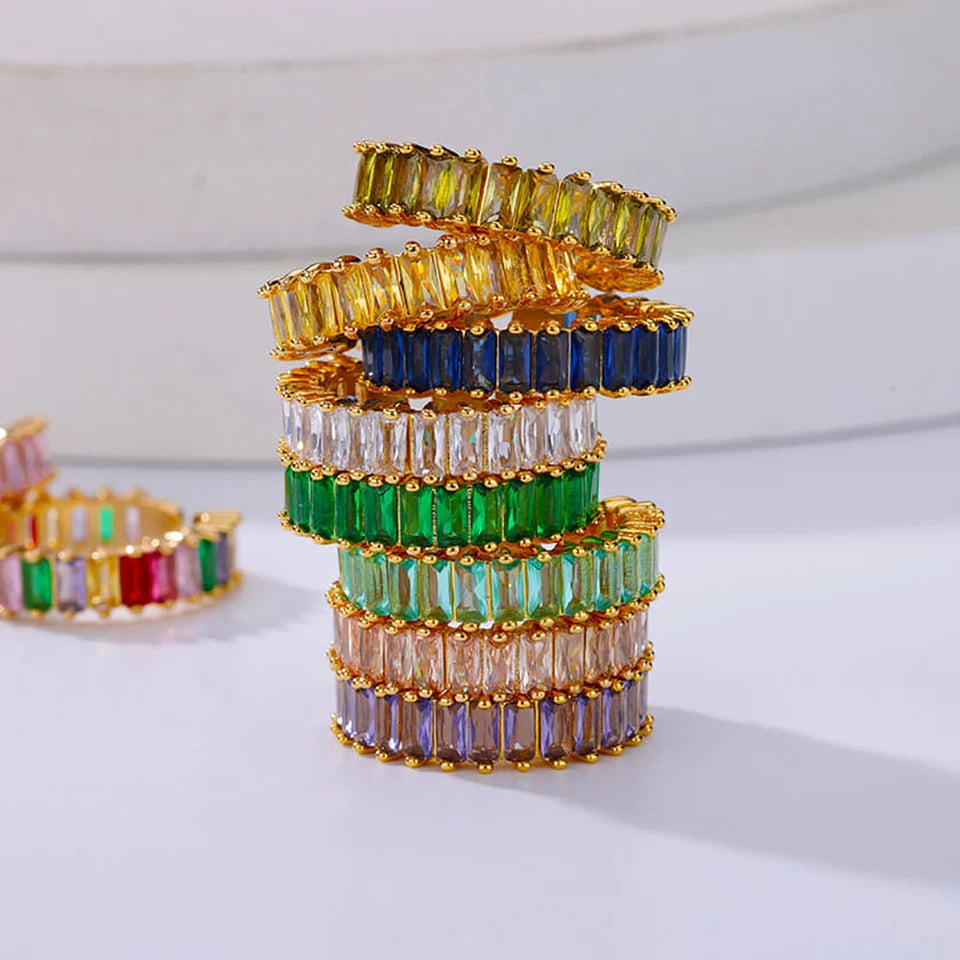 Anillo ajustable con circonia cúbica multicolor y baño de oro 18K unisex