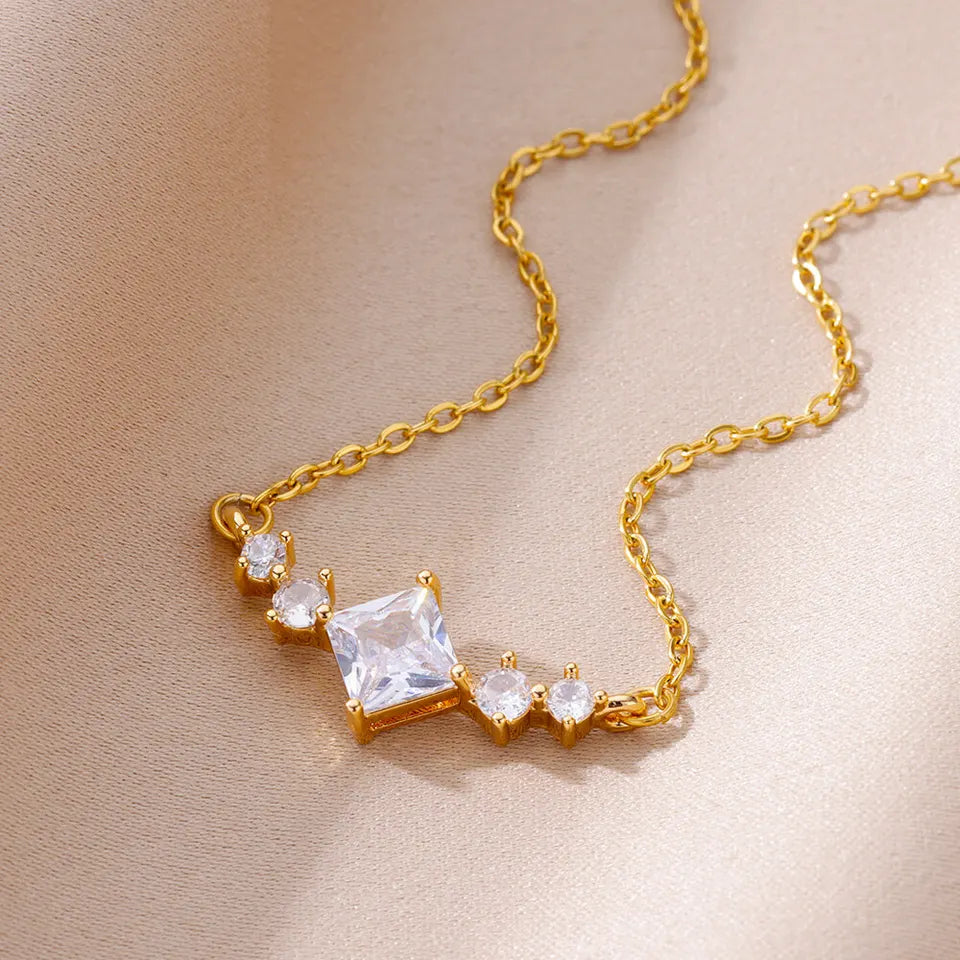 Collar de lujo con colgante de flor de circonia para mujer