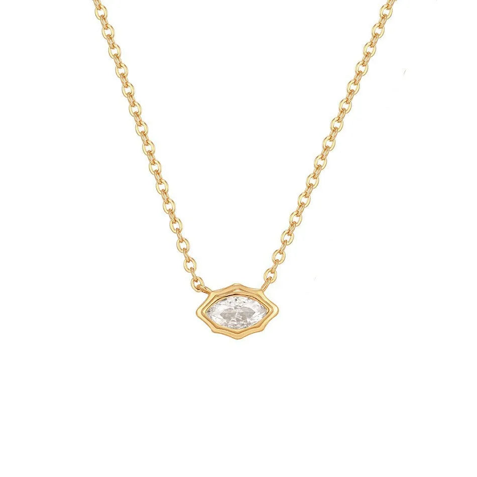 Collar con colgante de acero de titanio chapado en oro para mujer