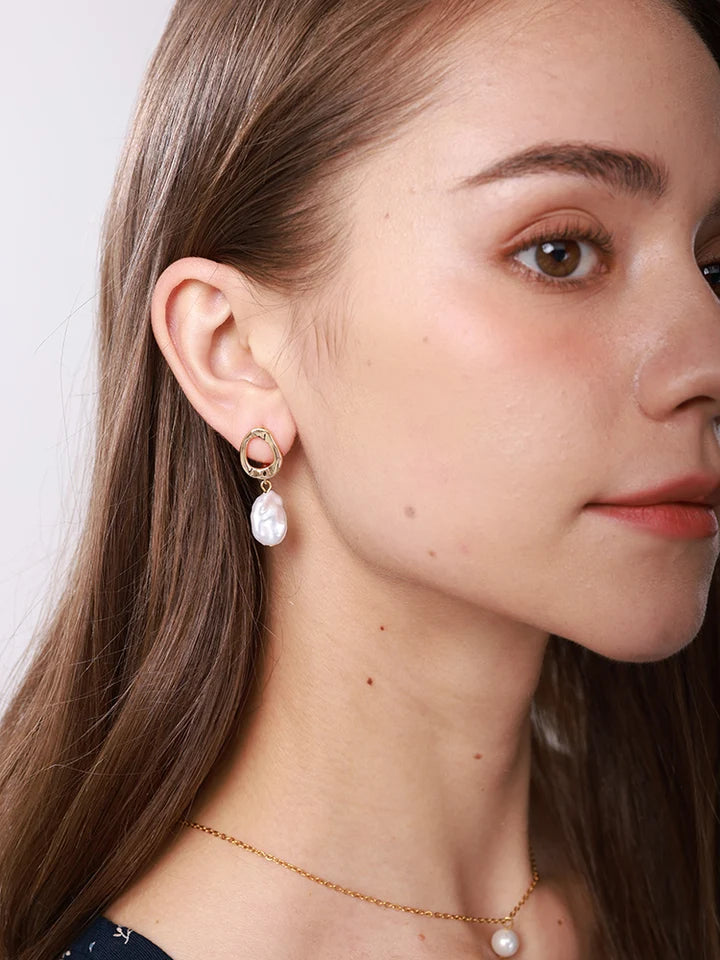 Elegantes aretes para dama con hermosas perlas simuladas, colgantes en diseños novedosos y vintage de alta calidad