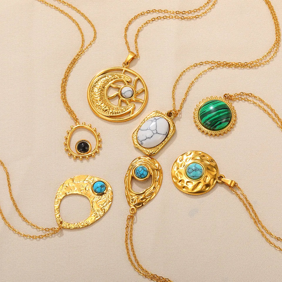 Collar vintage con colgante de piedra natural redonda y luna
